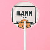 Sucette personnalisée au prénom panier et ballon de basket noir et orange – cadeau invité anniversaire enfant