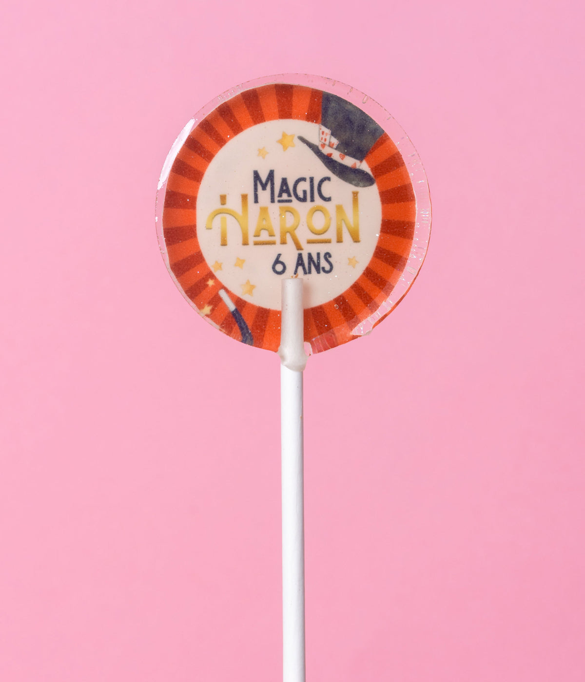 Sucette personnalisée au prénom chapeau de magicien et baguette – cadeau invité anniversaire enfant