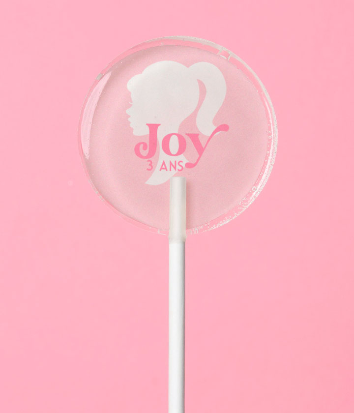 Sucette personnalisée au prénom silhouette de poupée rose – cadeau invité anniversaire fille